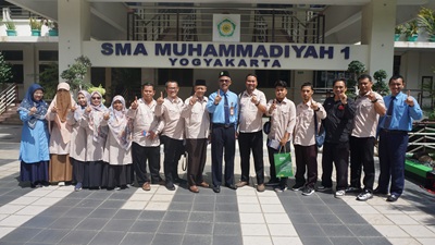 SMA MUHI Menyambut Kunjungan FOSKAM Lamongan