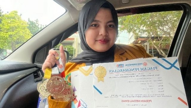 MAHARANI GHINA TSURAYA BERHASIL SABET DUA MEDALI DALAM KEJUARAAN BIDANG KIMIA
