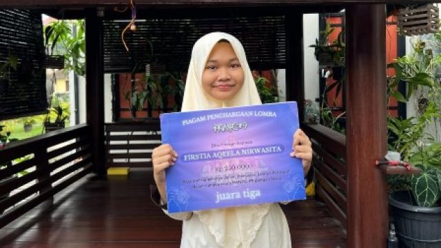 FIRSTIA AQEELA NIRWASITA JUARA 3 LOMBA FOTOGRAFI PANIC9