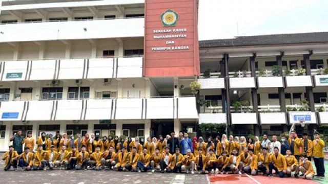 SMA MUHI GELAR PENGAJIAN MENYAMBUT RAMADAN DAN PELEPASAN MH LOKAL