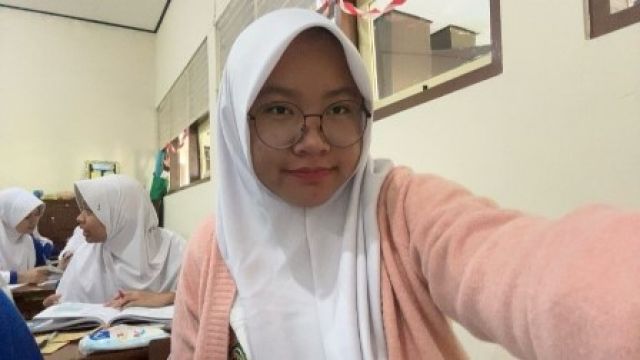 SAHDA FARRAS BERHASIL RAIH MEDALI PERAK MATEMATIKA FOSNAS