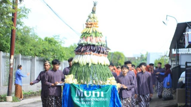 SMA MUHI GELAR KIRAB BUDAYA HARI JADI PROVINSI DIY