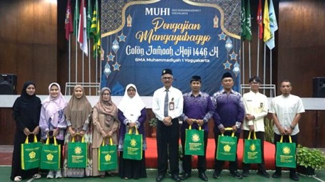 PENGAJIAN AKHIR BULAN SMA MUHI SEKALIGUS MANGAYUBAGYO JAMAAH HAJI