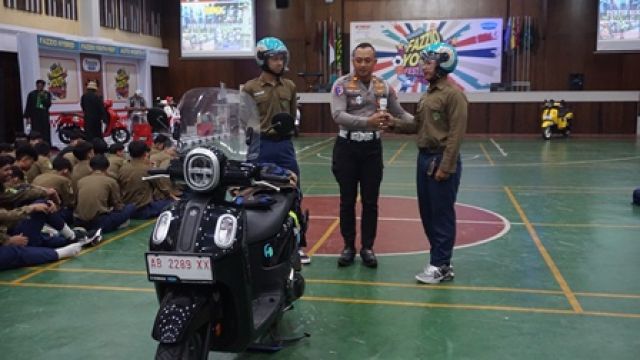 SMA MUHI GELAR SOSIALISASI KAMTIBMAS DAN KESELAMATAN BERKENDARA DARI POLDA BERSAMA YAMAHA FAZZIO 