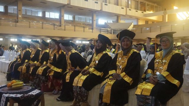 WISUDA